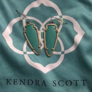 Kendra Scott arrow head earrings